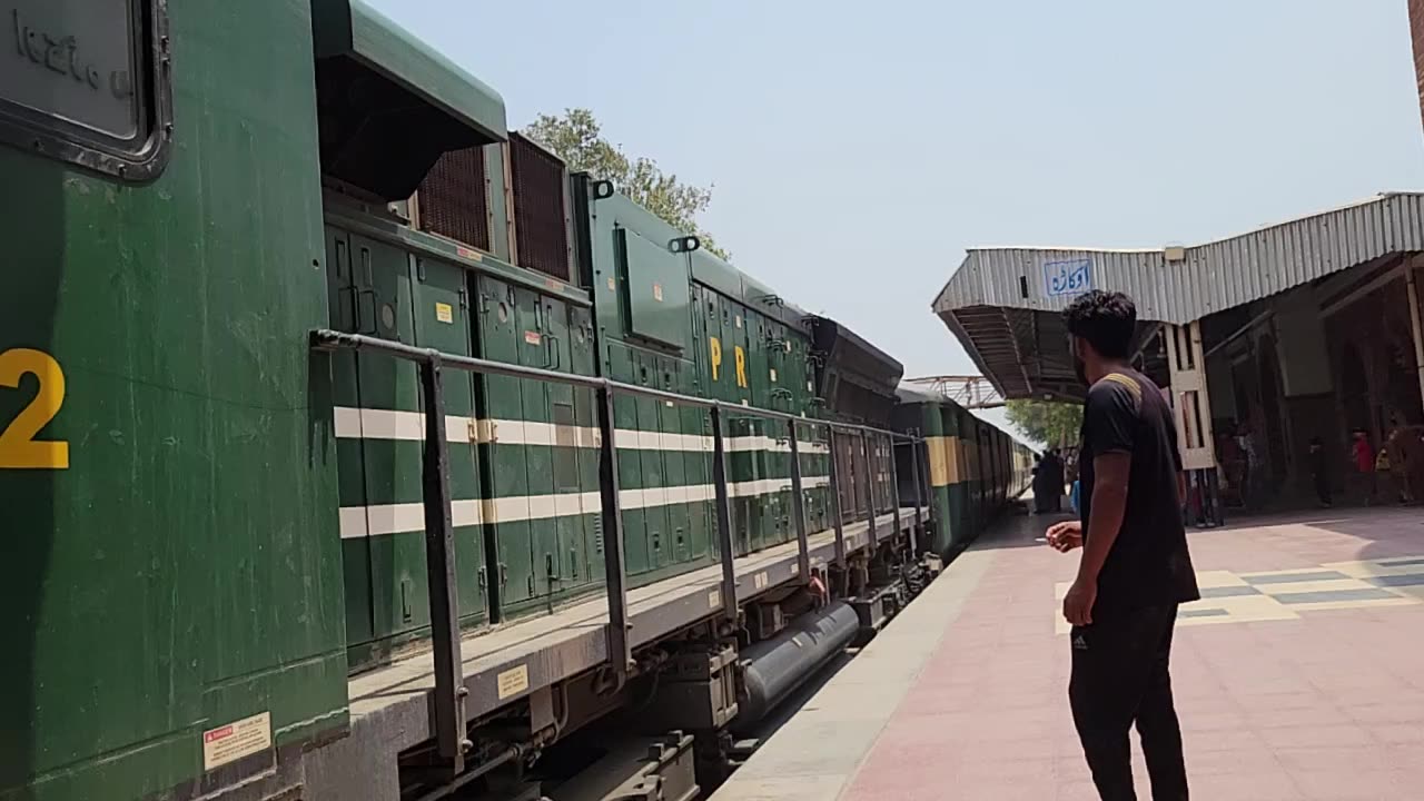 Train Arrival Okara Station Fastest Trains