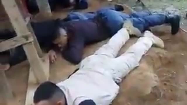 Video: 20 soldados del Ejército fueron sometidos por integrantes de las disidencias de las Farc