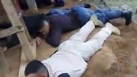 Video: 20 soldados del Ejército fueron sometidos por integrantes de las disidencias de las Farc