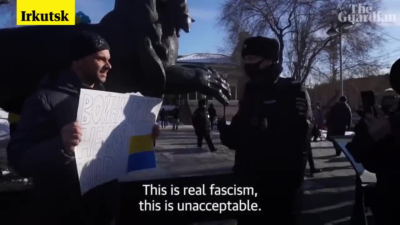 "No to War!" : Russian Protester defy Putin