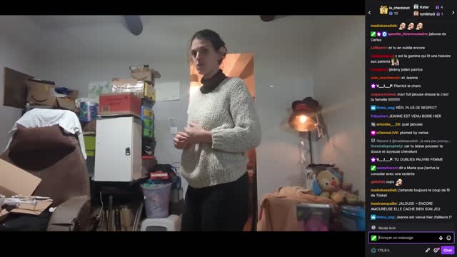 2022-11-28 (8bis.3) - petit gouter - Twitch Triskelina (version avec chat)