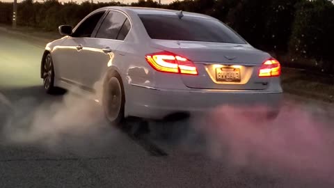 Hyundai Genesis 5.0 R-Spec Burnout