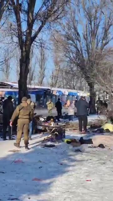 Число погибших при атаке ВСУ 21.01.24 на рынок в Донецке выросло до 12 человек.