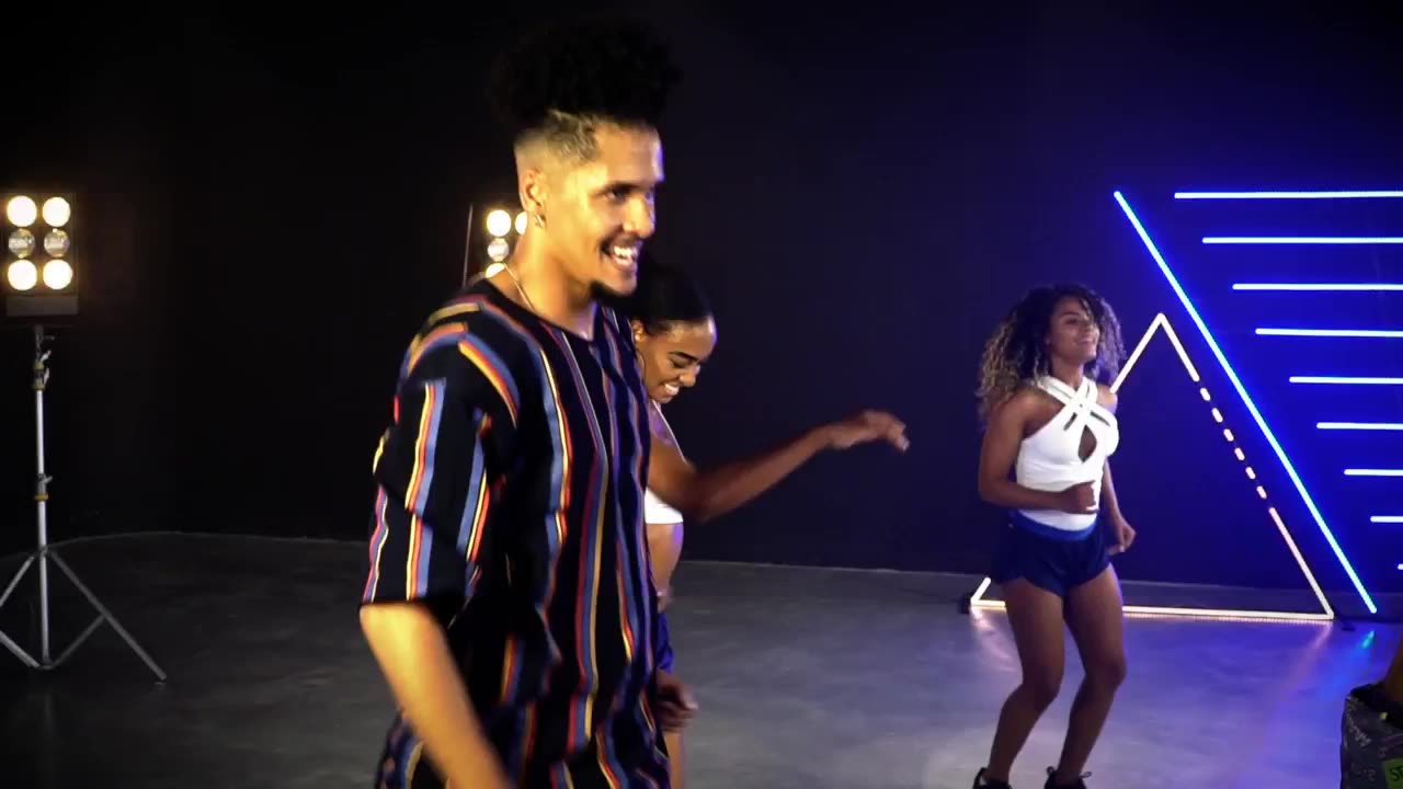 Carol Borba - Power Dance - Festa Brasileira
