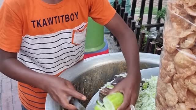 8 Years Old Kid Selling Spicy Panipuri Bangladeshi Street Food #shorts