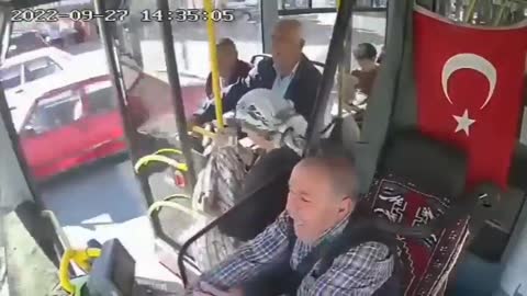 Turkish bus driver dies on the spot in motion!