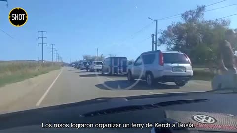 Los rusos lograron organizar un ferry desde Kerch a territorio ruso, e inmediatamente se formó una