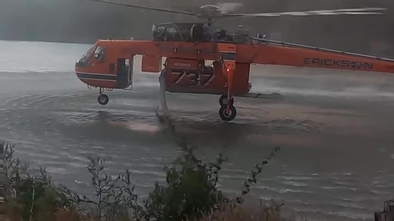 Halicopter vs water #Halicopter #watersafety #reelsviralシ #reelsfypシ2023 #viralreelsfb #trendreelsvideo #reelsvideo #trendingreels #facebookreel #90degrees