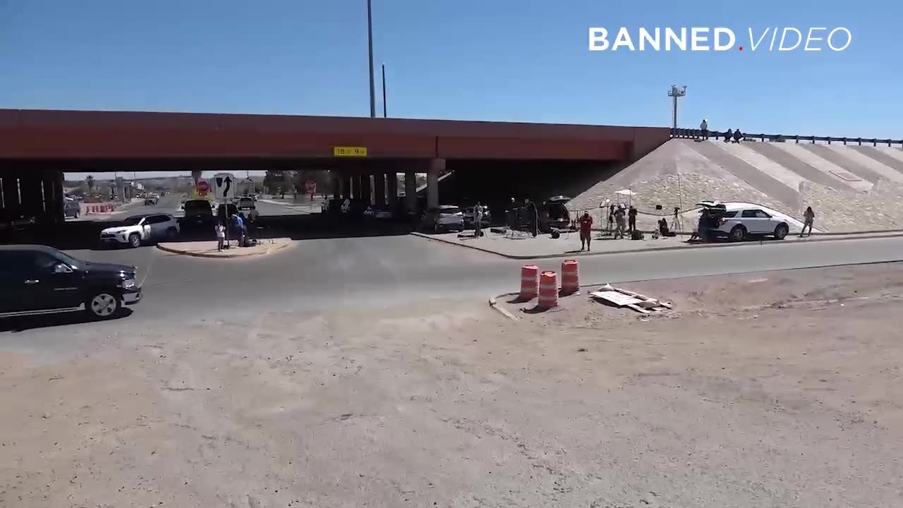 Owen Shroyer Calls Out Entire Media🎥Gaggle😶For Covering Up Border💥Collapse👀And Human🙏Trafficking🤬😡🤬