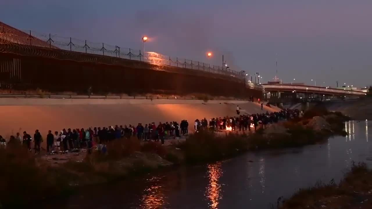 Border Crisis: Caravan of over 1,000 Illegals crossed into the U.S. near El Paso, Texas last night- 12.11.2022