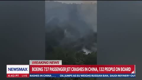 Boeing 737 falls out of the sky in China / All 132 on board presumed dead