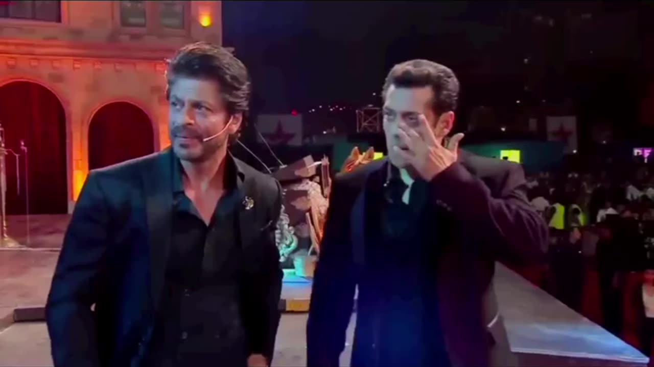 Salman Khan with Shahrukh Khan award show