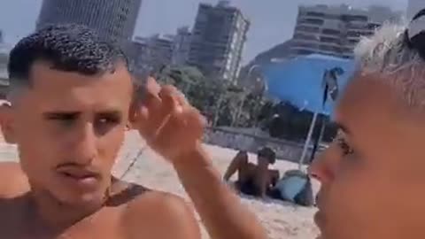 Trombadinha blogueiro mostra seu método de assalto