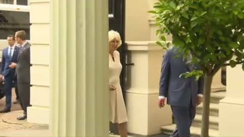 Donald Trump Arrives At His $ 25 Million Mansion
