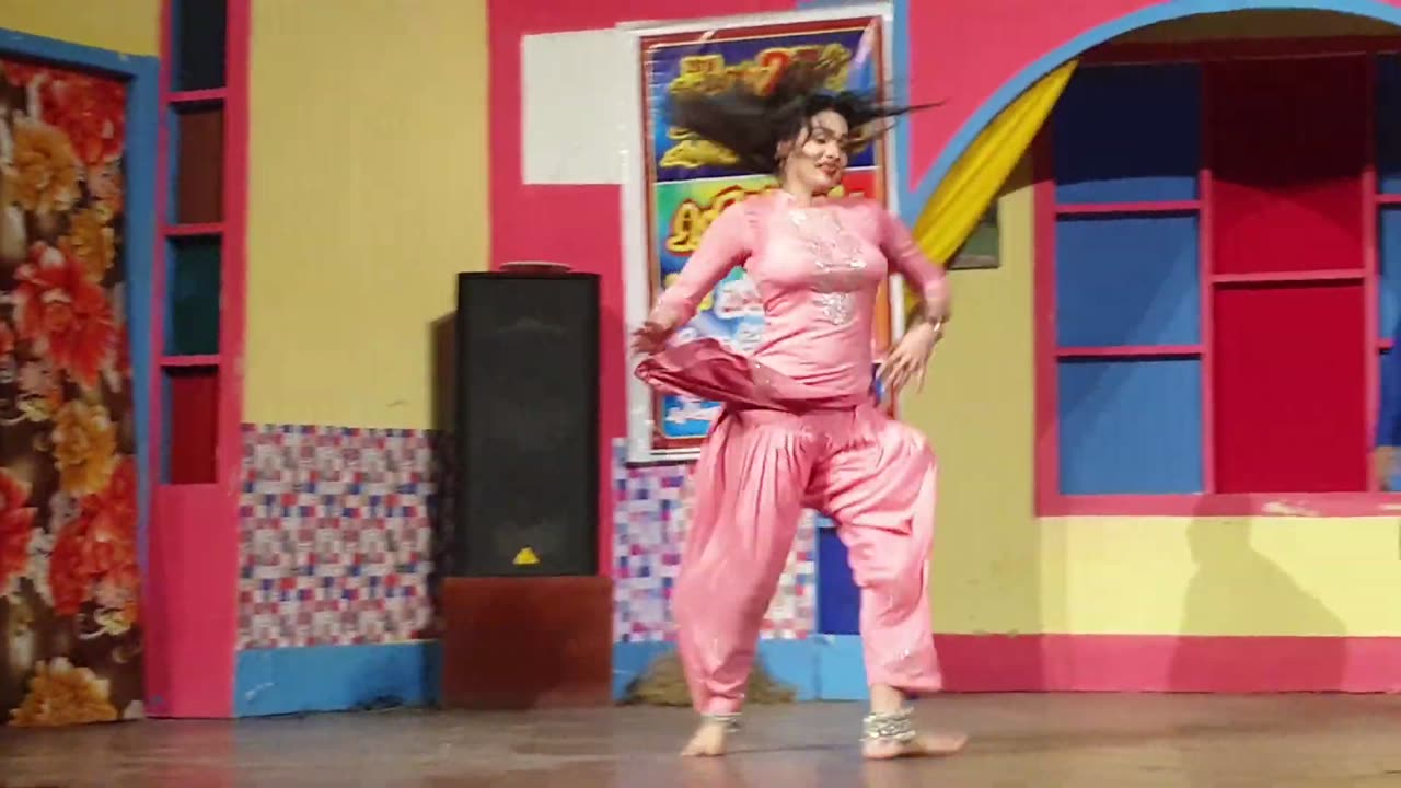 Bilo rani hot mujra song and stage performance nice video beautiful girls