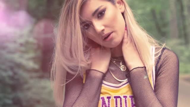 Slăbiciuni - DJ Project feat. Andia