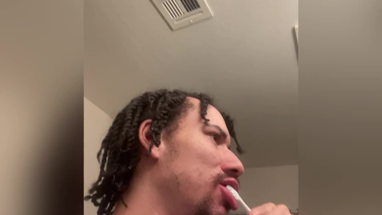 Brushing teeth before breakfast