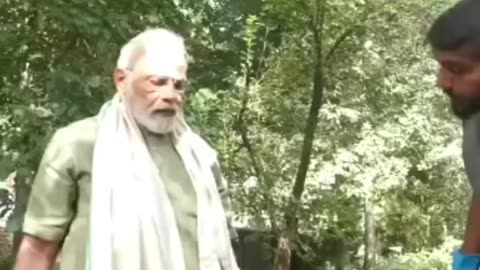 Narendra Modi meets Ram Ram bhai sarya na