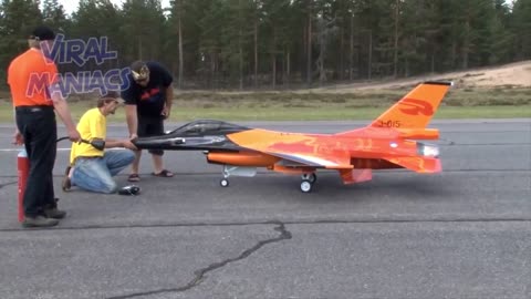 Top 10 Biggest / Largest RC Airplanes In The World [VIDEOS]