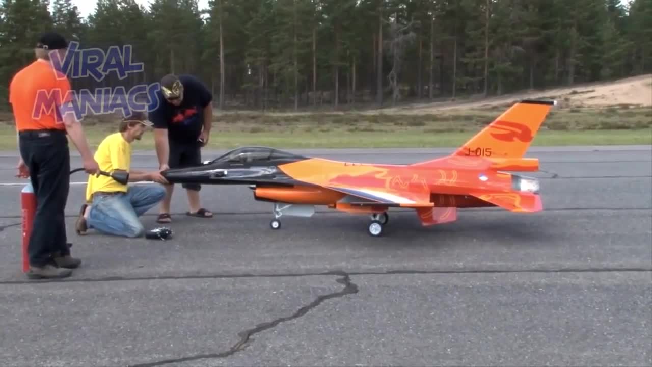 Top 10 Biggest / Largest RC Airplanes In The World [VIDEOS]