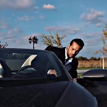 Tristan Tate Flexing His Lamborghini!