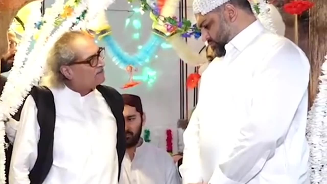 Zain Qureshi Insulted publically by his Uncle