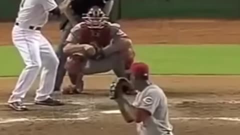 Nasty slider from Chapman #baseball #mlb