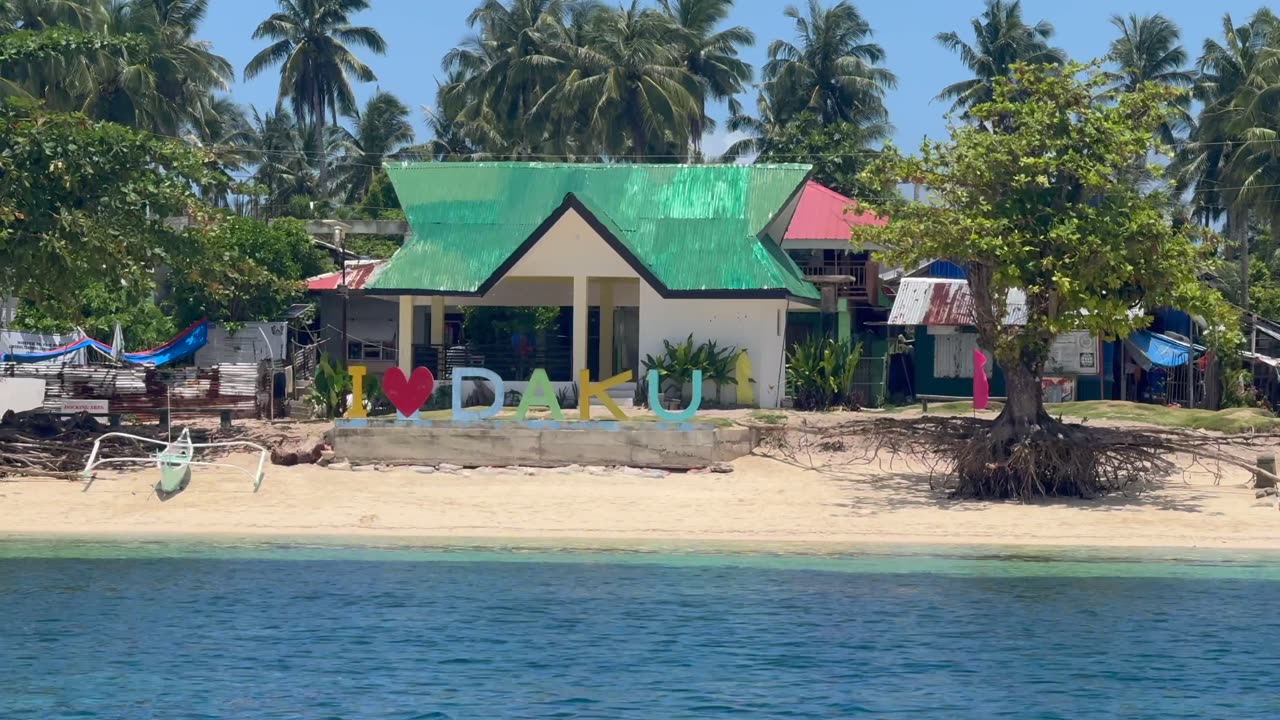 Daku Island in Siargao, Philippiners