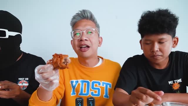 FRIED CHICKEN WITH CHEESE,SAUCE,SAMBAL & BARBEQUE MUKBANG