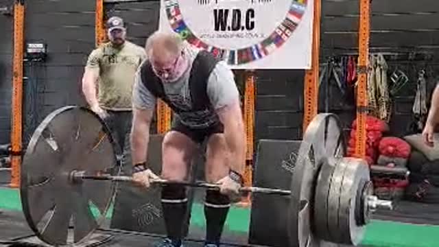 826 lb "silver dollar" deadlift
