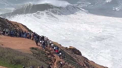 Amazing big waves.