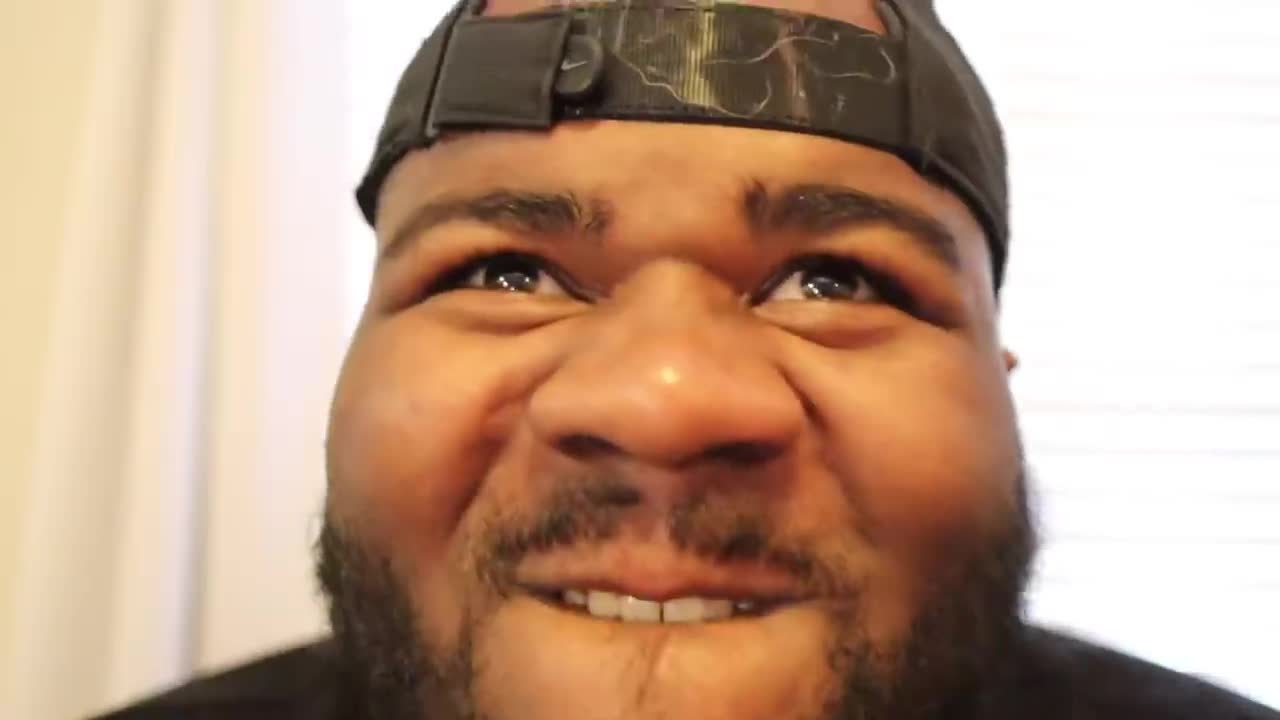 That One Friend That Would Always Screen Peek On Split Screen Games