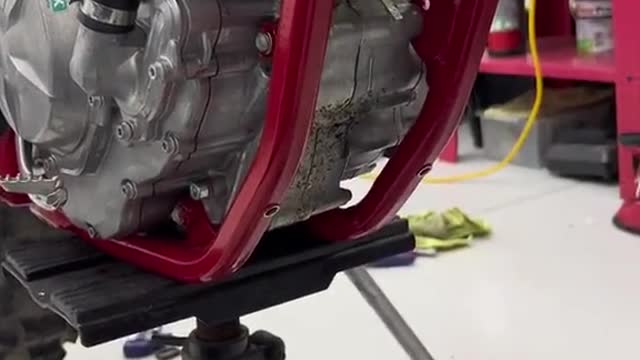 Disassembly of damaged engine accessories