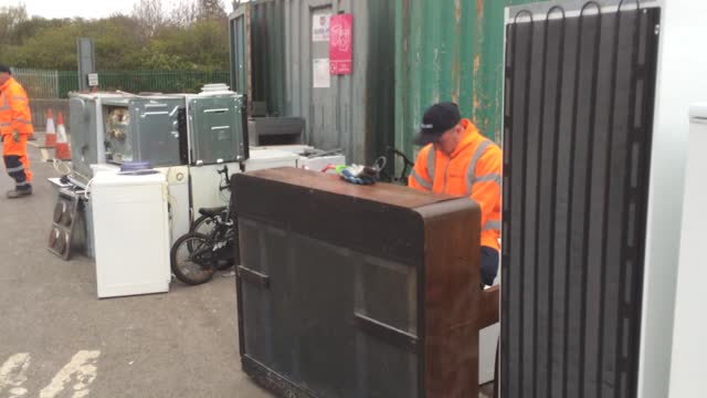 Newcastle Piano Playing Tip Worker Save The Howdon Piano Trending