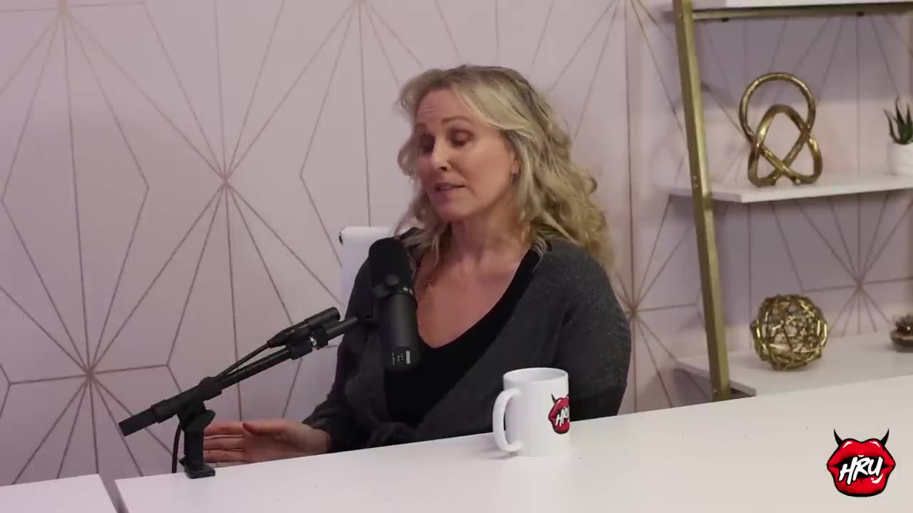 Julia Ann Faking C mshots, Banning P rn on Twitter