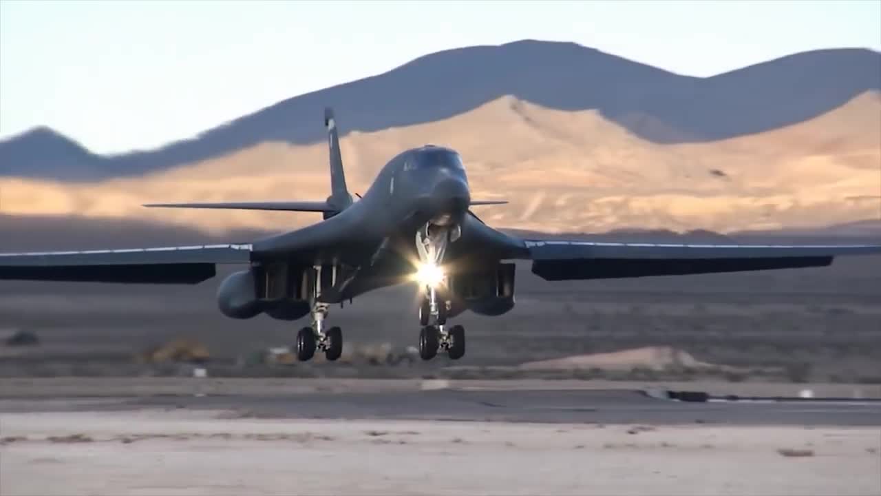 Stunning Video of B-1 Lancer in Action • Takeoff & Landing [Training Footage]2