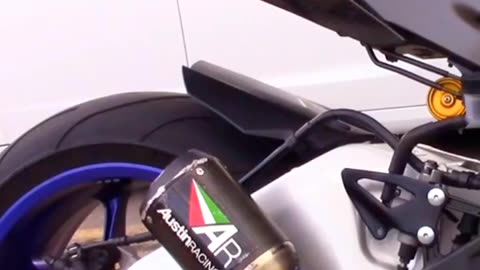 Yamaha R1M loud exhaust Austin Racing#shorts#yamaha#r1#r1m#reels#youtubeshorts#subscribe#h2#h2r