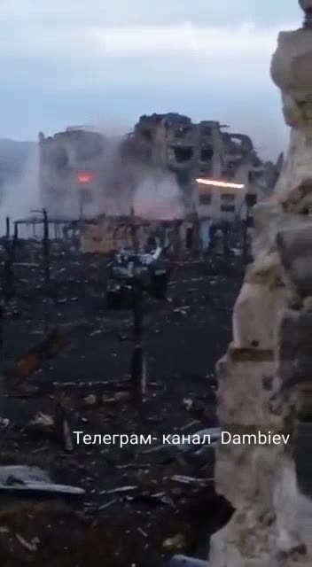 Russian fighters knock out Ukr snipers from their homes with a 30-mm automatic gun 2A42