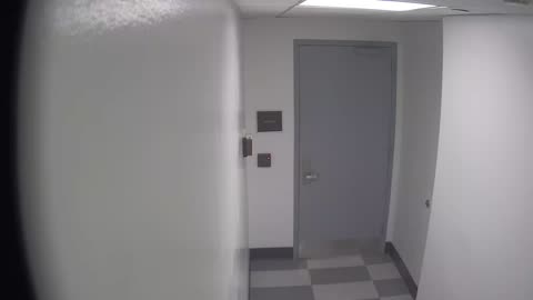 6141RHOBG1G101DStairwayLobbyEntry_2021-01-06_13h00min03s297ms.mp4