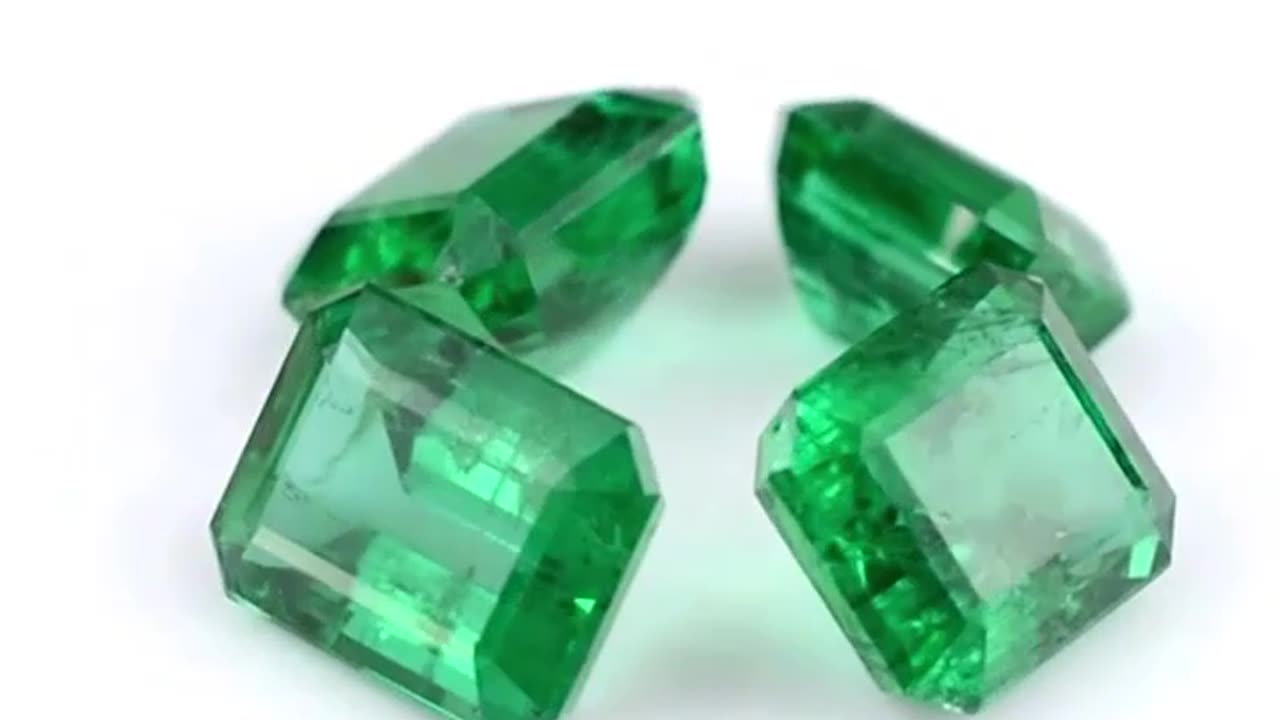 Unearth the beauty of Loose Emeralds for Sale