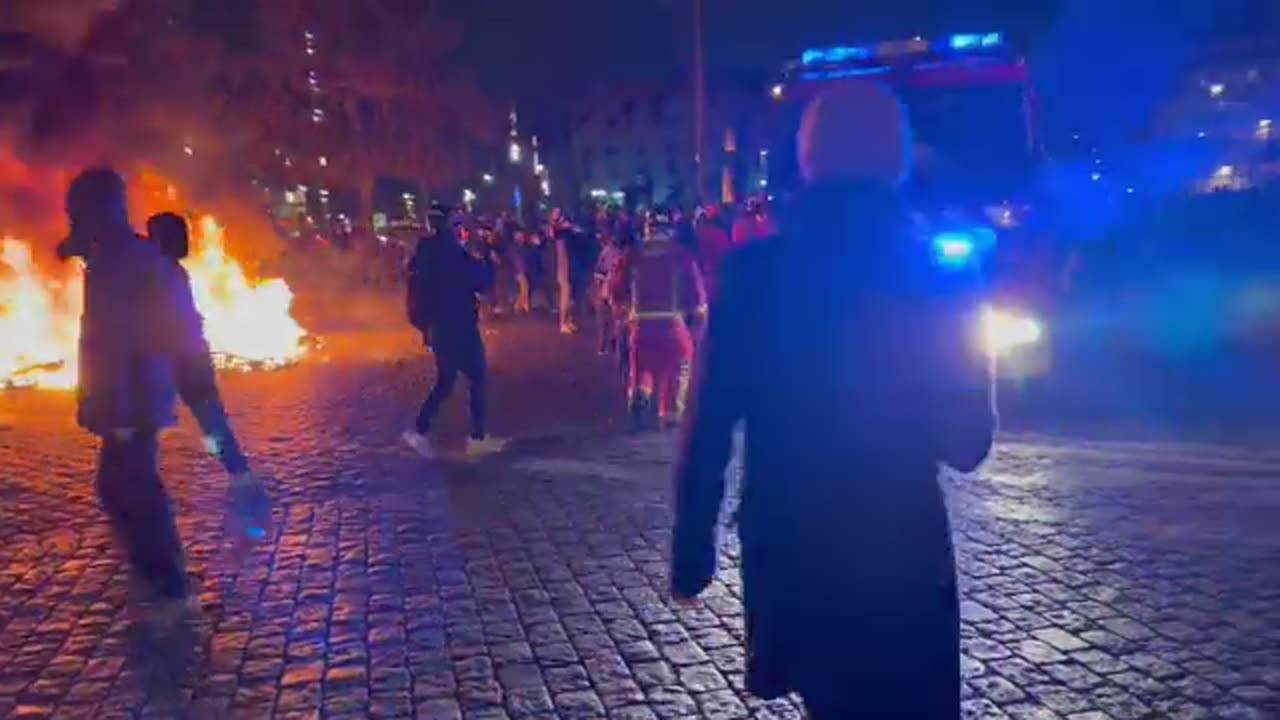 Macron earlier today: "Protesting banned in Paris".