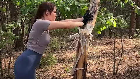Pretty WOMEN how to know handle a knife🗡️🗡️🗡️