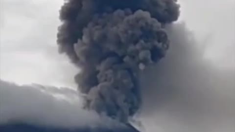 Mount Kerinci eruption