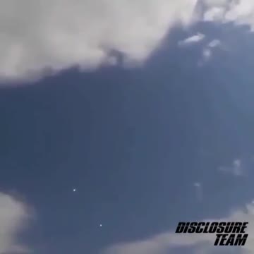 TWO WHITE ORBS CHARIOTS OF GOD ANGELS SUDDENLY APPEAR, MOVE AROUND FOR A FEW SECONDS THEN DISAPPEAR.🕎 Psalms 103:20 “Bless the LORD, ye his angels, that excel in strength, that do his commandments, hearkening unto the voice of his word.”