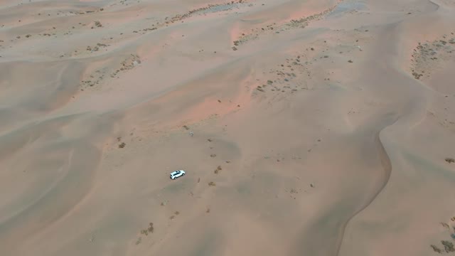 High-definition aerial photography through the desert of no man's land