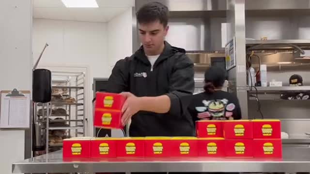 100 Burgers