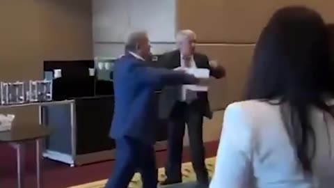 Russian and ukranian delgates fight in turkey