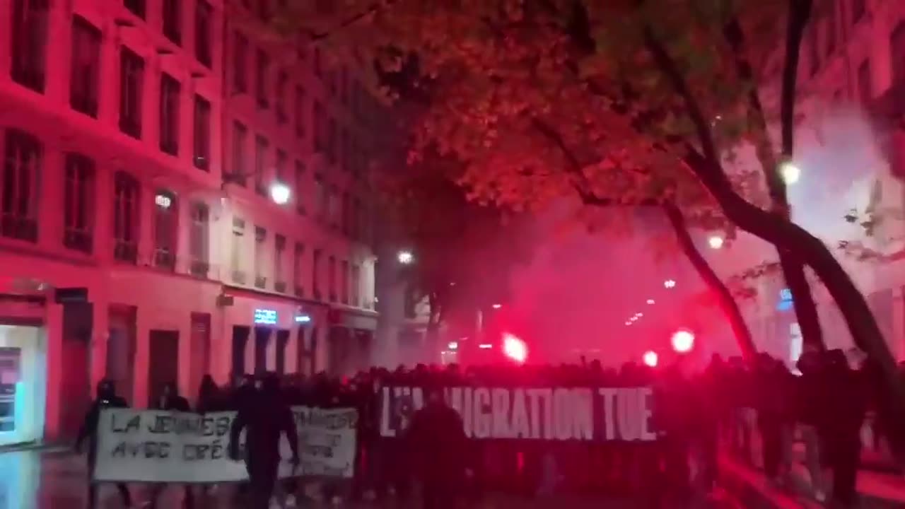 French patriots take to the streets chanting: Islam out of Europe!