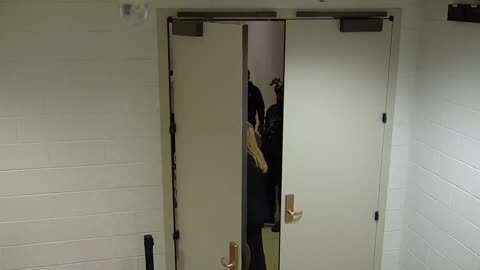 7183CVCULElevator#5Lobby_2021-01-06_18h20min02s353ms.mp4
