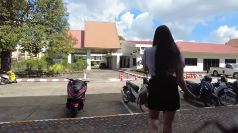 19-year-old Thai university girl flirted with me by showing her long legs